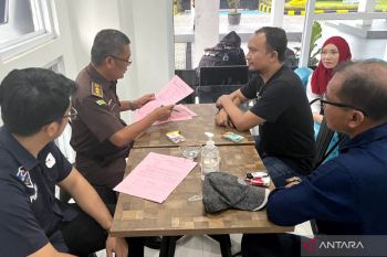 Jaksa melanjutkan penahanan tersangka pencemaran nama baik DPRD NTB