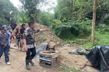 Warga Baturaja Bungin OKU Timur kini punya jembatan penghubung lagi