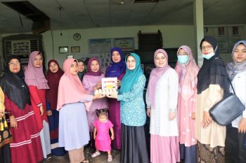 Pasaman Barat salurkan makanan tambahan bagi anak stunting