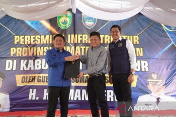 Gubernur Sumsel resmikan enam infrastruktur di OKU Timur
