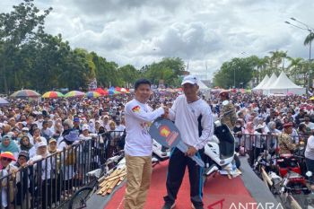 Bupati Sambas bersama ribuan peserta ikuti jalan sehat