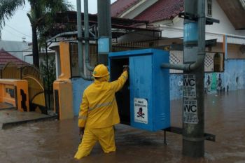 Satu rumah hanyut dan jalan provinsi NTB rusak akibat banjir di Bima