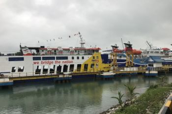 Dua uni kapal roro ke Anambas dan Natuna tunda pelayaran karena cuaca buruk