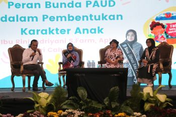 Dispusip tingkatkan literasi anak di Surabaya melalui mendongeng