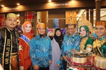 Songkok Recca Wajo menarik perhatian di Inacraft