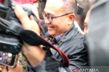 Rafael Alun enggan berkomentar usai jalani klarifikasi 8,5 jam di KPK