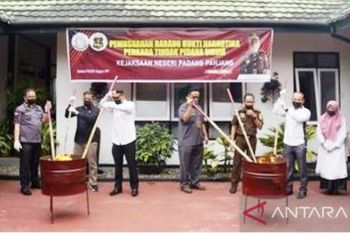 Kejari Padang Panjang musnahkan barang bukti narkoba