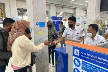 Proses migrasi peduliLindungi, PT KAI imbau pelanggan bawa bukti vaksin