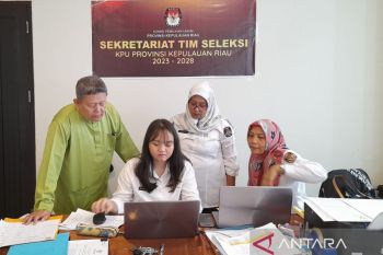 61 peserta calon anggota KPU Kepri lulus tes administrasi