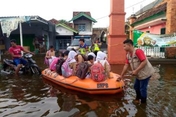 Jumlah warga yang mengungsi akibat banjir di Kudus  bertambah