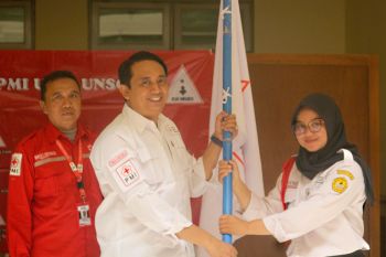 Wakil Rektor lantik Pengurus KSR PMI Unsoed Periode 2023