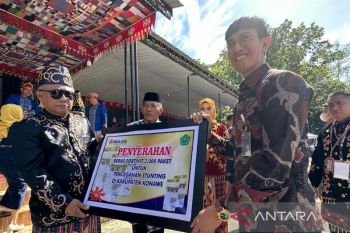Pemkab Konawe salurkan 3.000 paket beras warga berisiko stunting