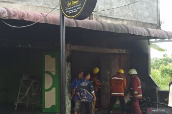 Bengkel di Pekanbaru hangus akibat mesin gerinda