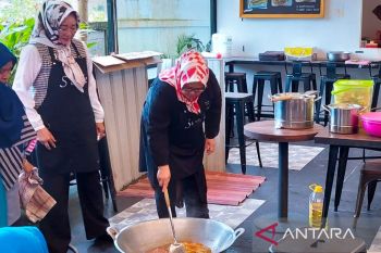 Pemrov Kepri ajak kaum ibu buka usaha di rumah manfaatkan internet