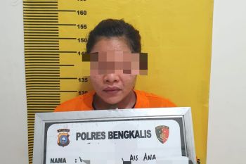 Edarkan narkoba, emak-emak di Bengkalis diringkus polisi