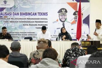 Sekda Padang Panjang harap pengusaha tertib administrasi