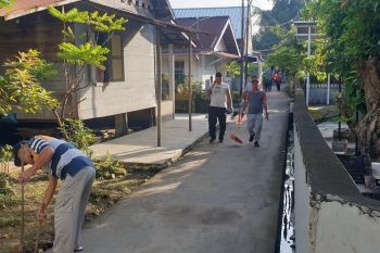 Warga Palembang mulai aktif gotong royong bersihkan  permukiman