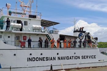 Tim SAR gabungan Merauke tunda evakuasi KM Vivie Rae II akibat cuaca buruk