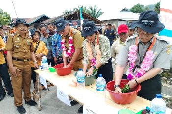 Pemkab Morut dan Kementan kenalkan pembuatan Biosoka kepada warga