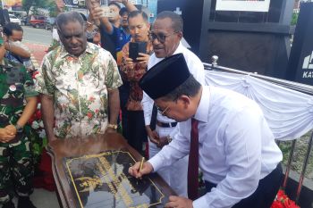Wakil Menteri Agama meresmikan Tugu Harmoni Award Kota Jayapura