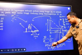 Gubernur Sulsel mengajar 1.000 kelas SMA melalui "Smart School"