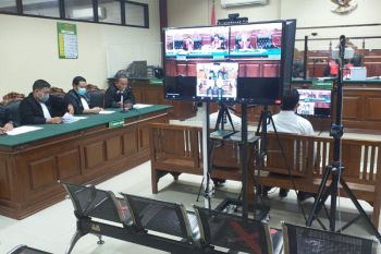 Sidang perdana dua terdakwa dugaan korupsi hibah DPRD Jatim