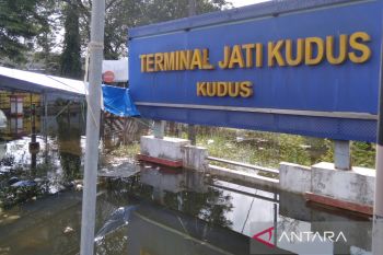 Layanan bus  AKAP di Terminal Kudus dialihkan karena banjir