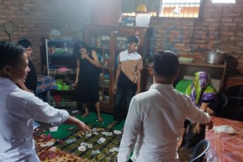 Polres Konawe bekuk empat IRT saat asyik bermain judi