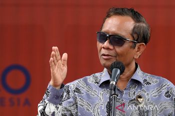 Mahfud tegaskan memaksakan pemilu ditunda timbulkan problem hukum