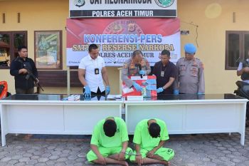 Polisi tangkap dua pengedar narkoba di halaman masjid