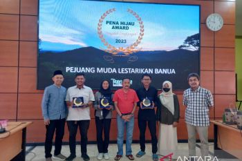 Penghargaan bidang lingkungan bagi tiga pejuang muda di Kalsel