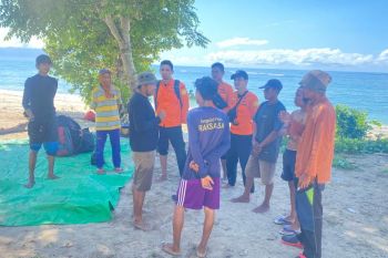 Tim SAR mencari nelayan hilang di Sumbawa