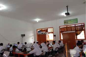 SMPN 17 inovasi evaluasi SPS berbasis IT