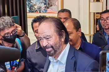 Presiden Jokowi bersama Prabowo-Ganjar, Surya Paloh: bagus saja lah !