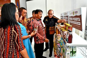 Puluhan UMKM di Kota Kupang dilatih pasarkan hasil produksi