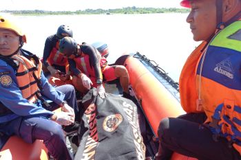 Jasad lansia yang hanyut di bendungan Lombok Timur ditemukan
