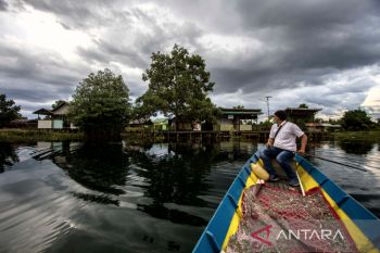 Pola siklonik di Pulau Kalimantan pengaruhi cuaca Kepri hari ini