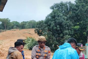 Seorangan sekretaris PPS ditemukan meninggal tertimbun tanah longsor Serasan
