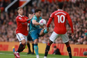 Pesepak bola Lisandro Martinez kembali absen lama bela United karena cedera