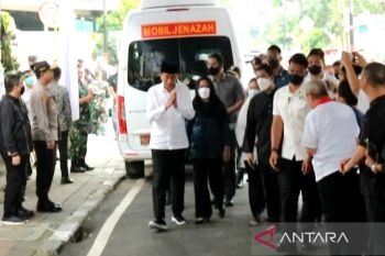Presiden Jokowi melayat ke rumah duka Koesni Harningsih istri Moeldoko