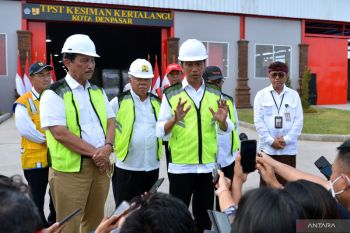 Presiden Jokowi resmikan jalan dan tinjau tempat KTT ASEAN di NTT