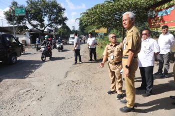 Gubernur Jateng pastikan perbaikan jalan rusak  optimal