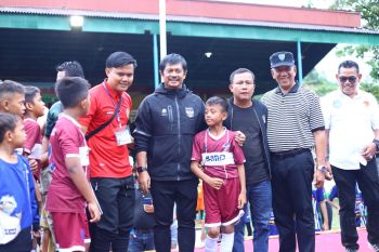 Festival sepakbola bupati cup ku-12 cari bibit pemain masa depan