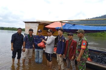 Karang Taruna Sejangkung saluran paket bantuan hasil aksi donasi peduli banjir