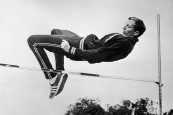 Legenda lompat tinggi Fosbury meninggal dunia usia 76 tahun