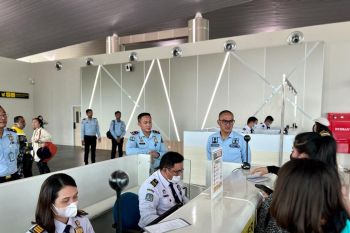 Kakanwil Kemenkumham pantau  pelayanan keimigrasian di Bandara Sam Ratulangi