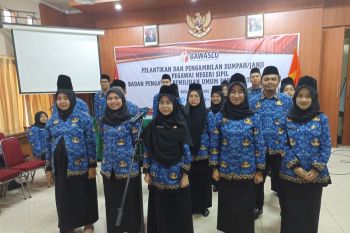 Ketua minta etos kerja PNS Bawaslu Sumbar terus ditingkatkan