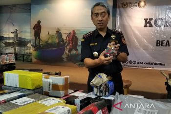 KPPBC  Kudus gagalkan pengiriman rokok ilegal via jasa pengiriman paket