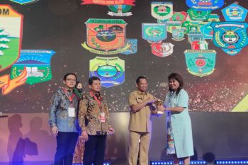 Sitaro terima UHC Award BPJS, Bupati: Komitmen beri pelayanan kesehatan masyarakat
