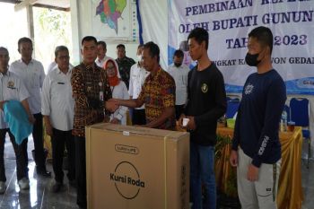 Dinas Sosial Gunungkidul salurkan bantuan bagi penyandang disabilitas